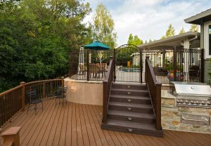 outdoor kitchen