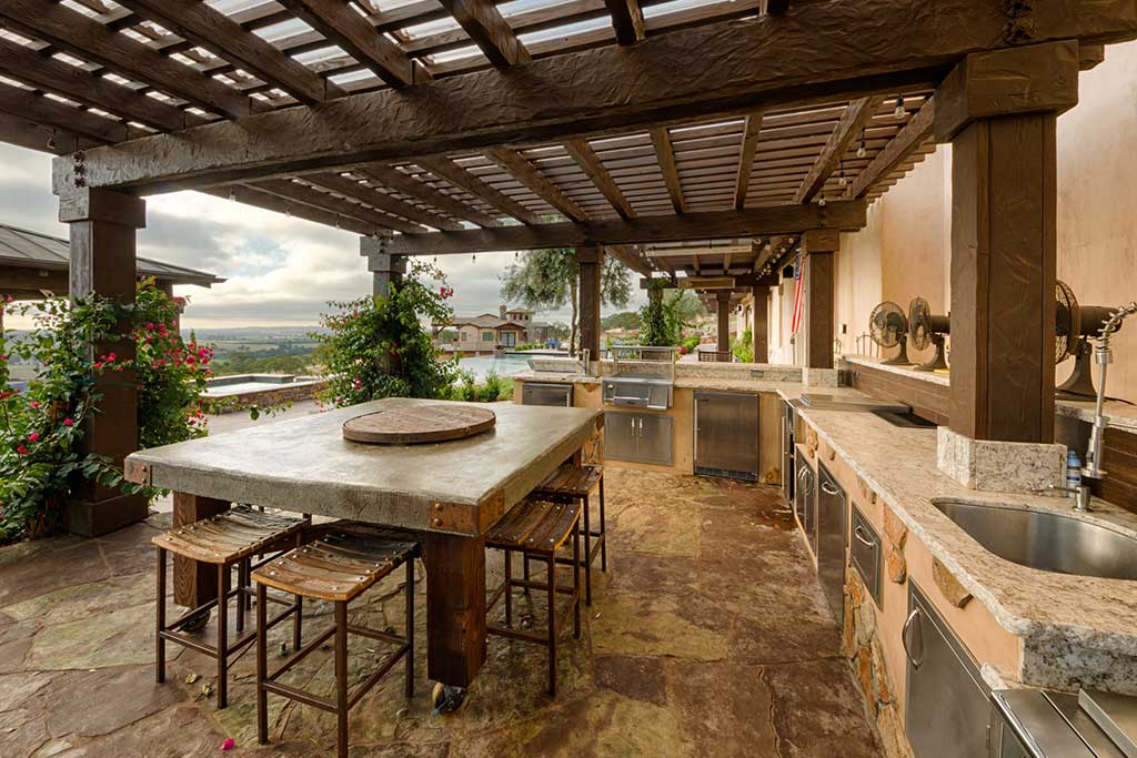 outdoor kitchen